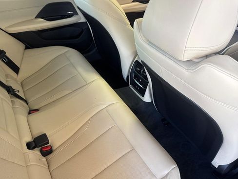 Used 2025 BMW i4 eDrive40 w/ Premium Package RWD image 30