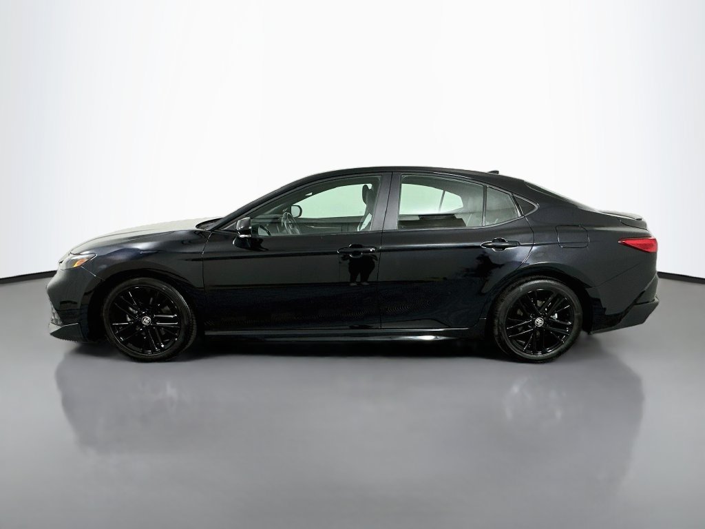 Used 2025 Toyota Camry SE FWD image 8