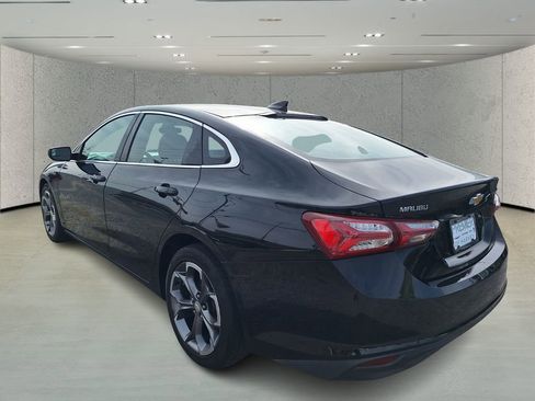 Used 2021 Chevrolet Malibu LT image 3