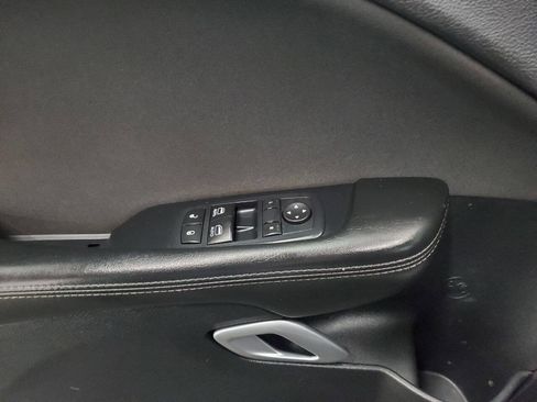 Used 2017 Dodge Challenger SXT image 10