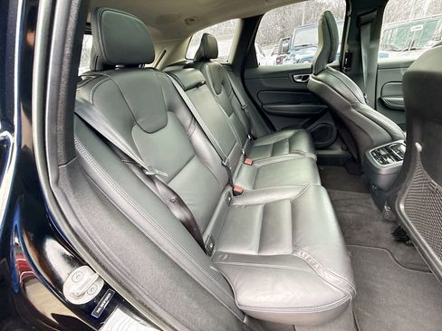Used 2023 Volvo XC60 B5 Ultimate image 32