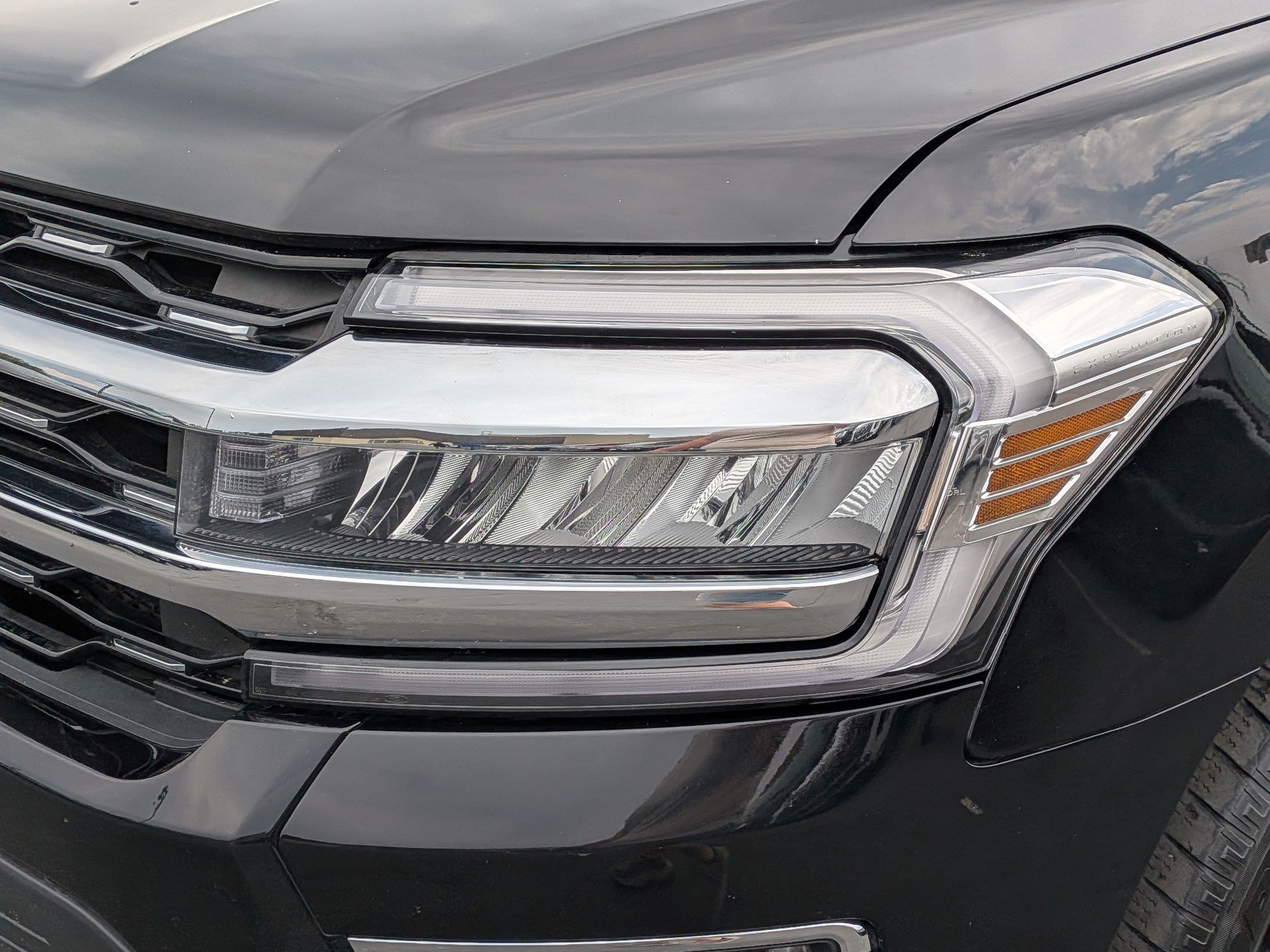 Used 2024 Ford Expedition Limited AWD/4WD image 13