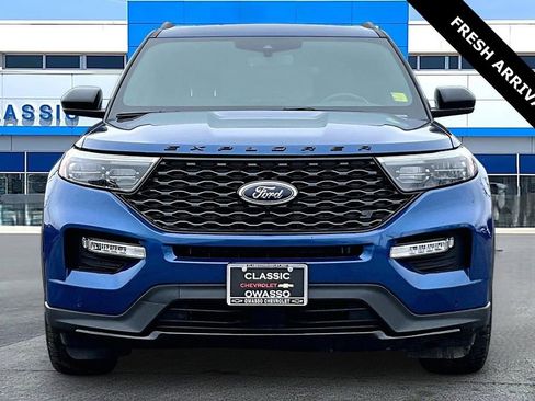 Used 2022 Ford Explorer ST-Line w/ Class IV Trailer Tow Package image 2