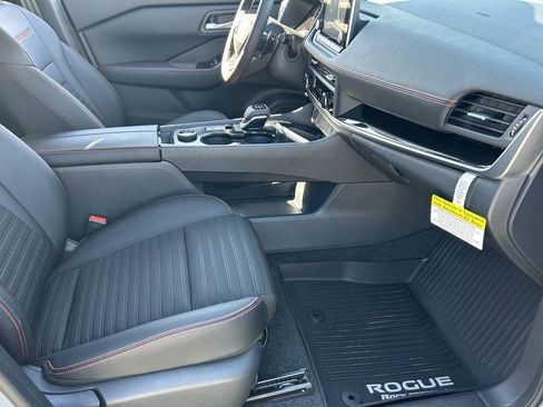 New 2025 Nissan Rogue SV image 9