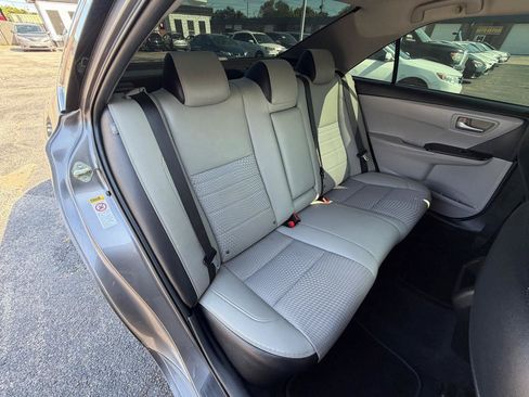 Used 2015 Toyota Camry SE FWD image 14