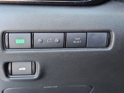 Certified 2023 Nissan Sentra SR w/ SR Premium Package image 25