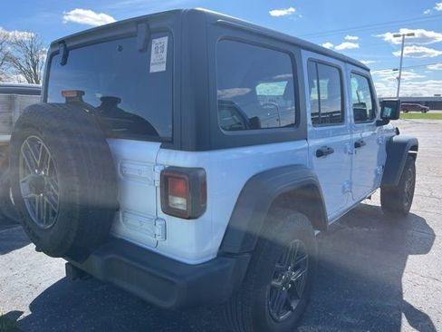 Used 2024 Jeep Wrangler Sport S image 2