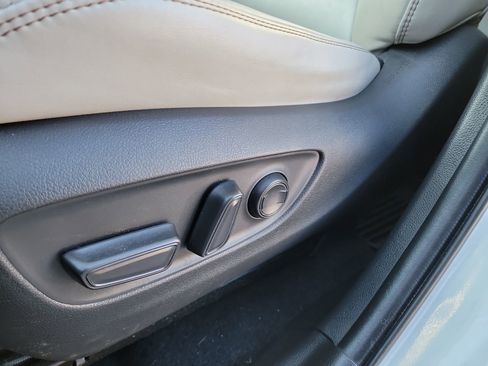 Used 2021 Toyota RAV4 Limited image 12