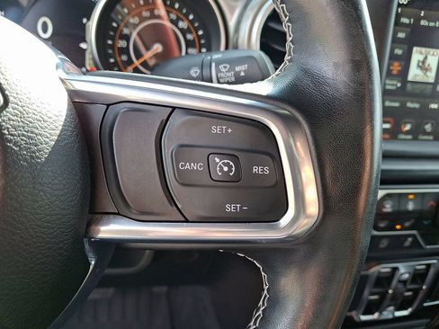 Used 2022 Jeep Wrangler Unlimited Sahara w/ Cold Weather Group AWD/4WD image 22
