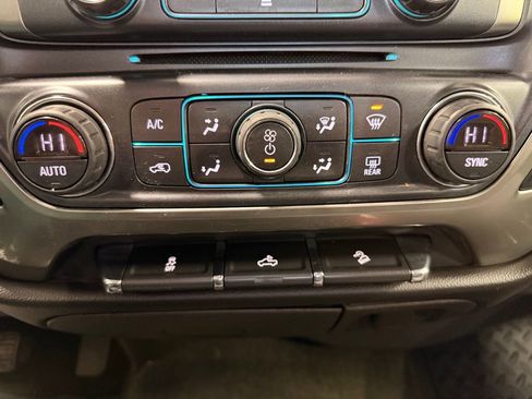 Used 2018 Chevrolet Silverado 1500 LT w/ All Star Edition image 33