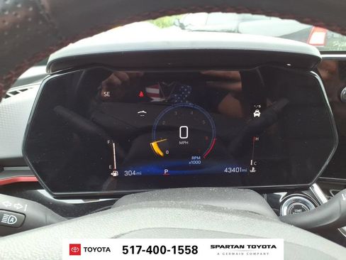 Used 2024 Chevrolet Trax RS w/ Driver Confidence Package FWD image 19