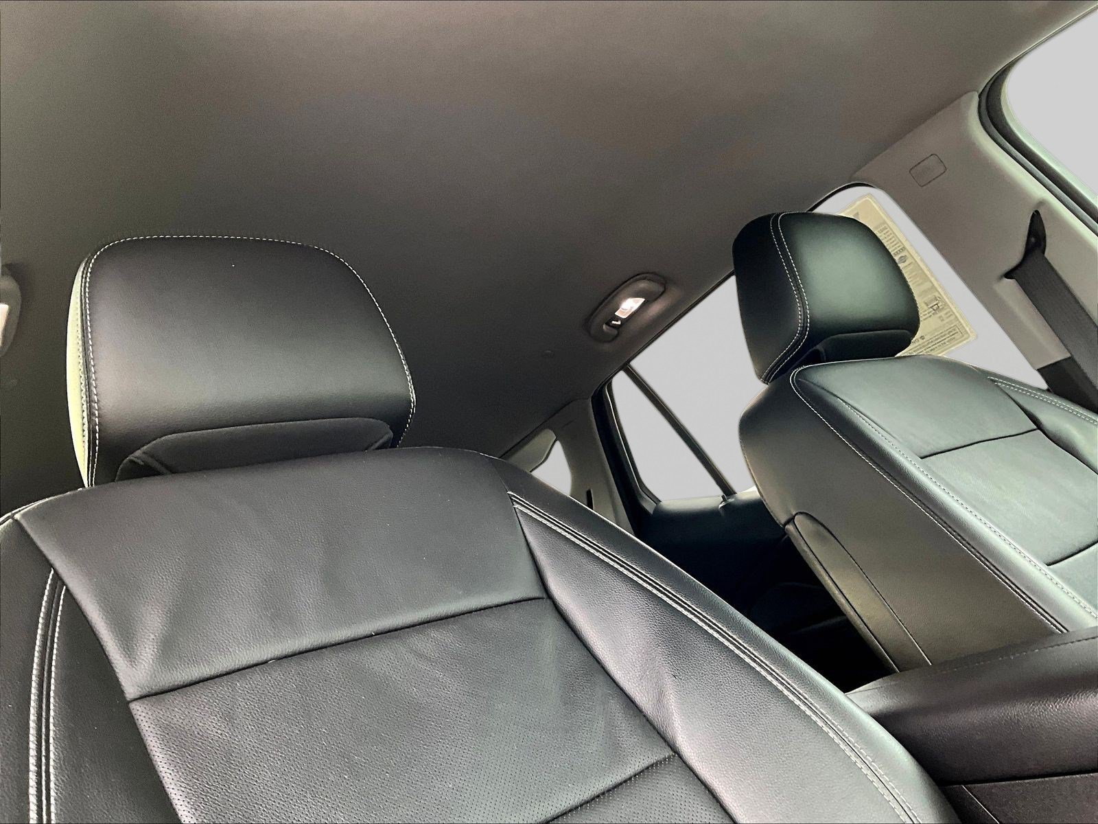 Used 2022 GMC Terrain SLT w/ LPO, 'HIT The Road' Package FWD image 26