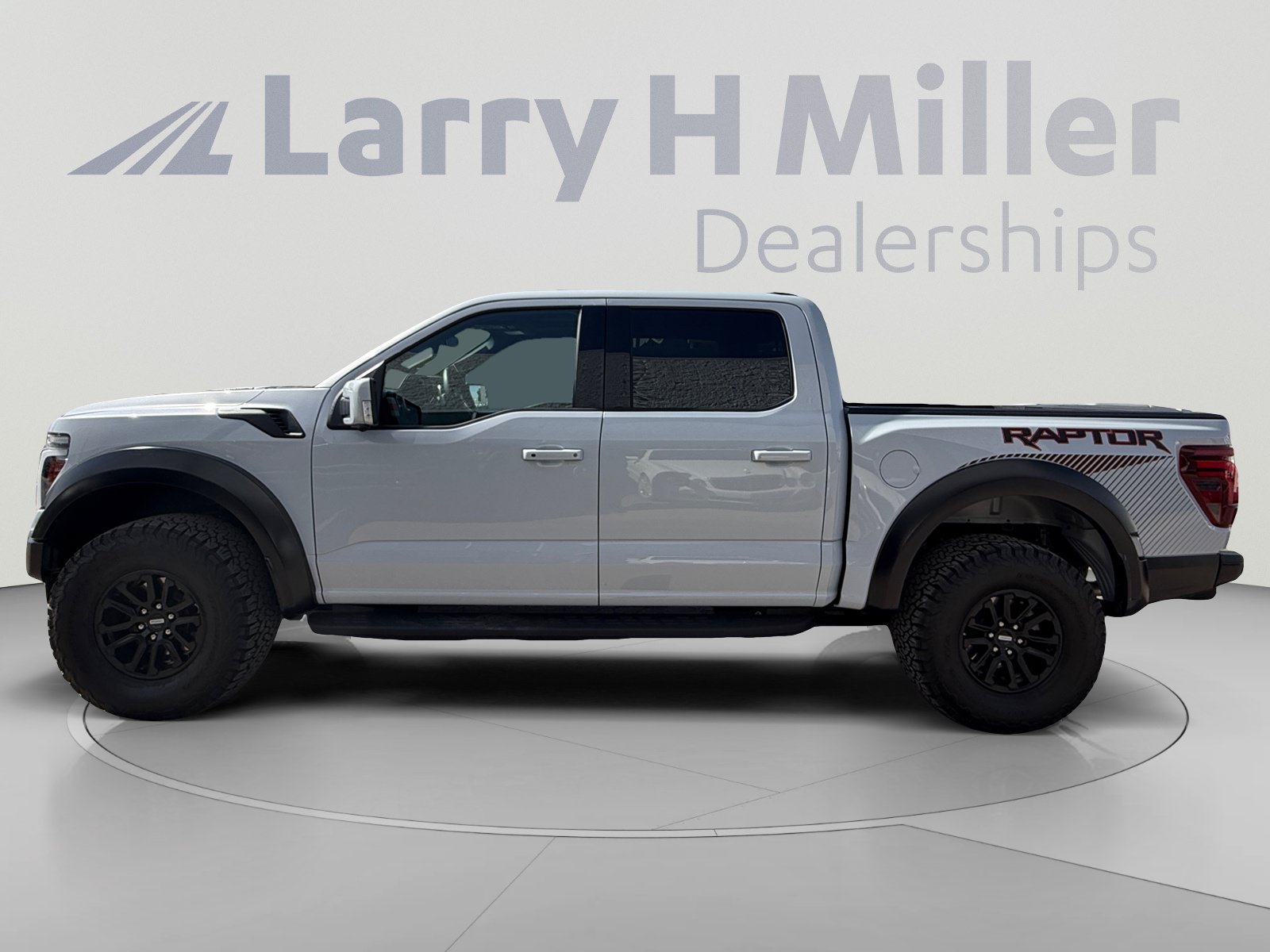 Used 2025 Ford F150 Raptor AWD/4WD image 2