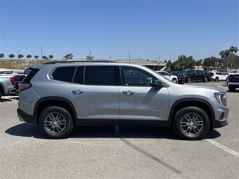 New 2025 GMC Acadia Elevation image 2