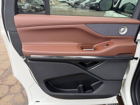 Used 2025 Lincoln Navigator L Reserve image 30