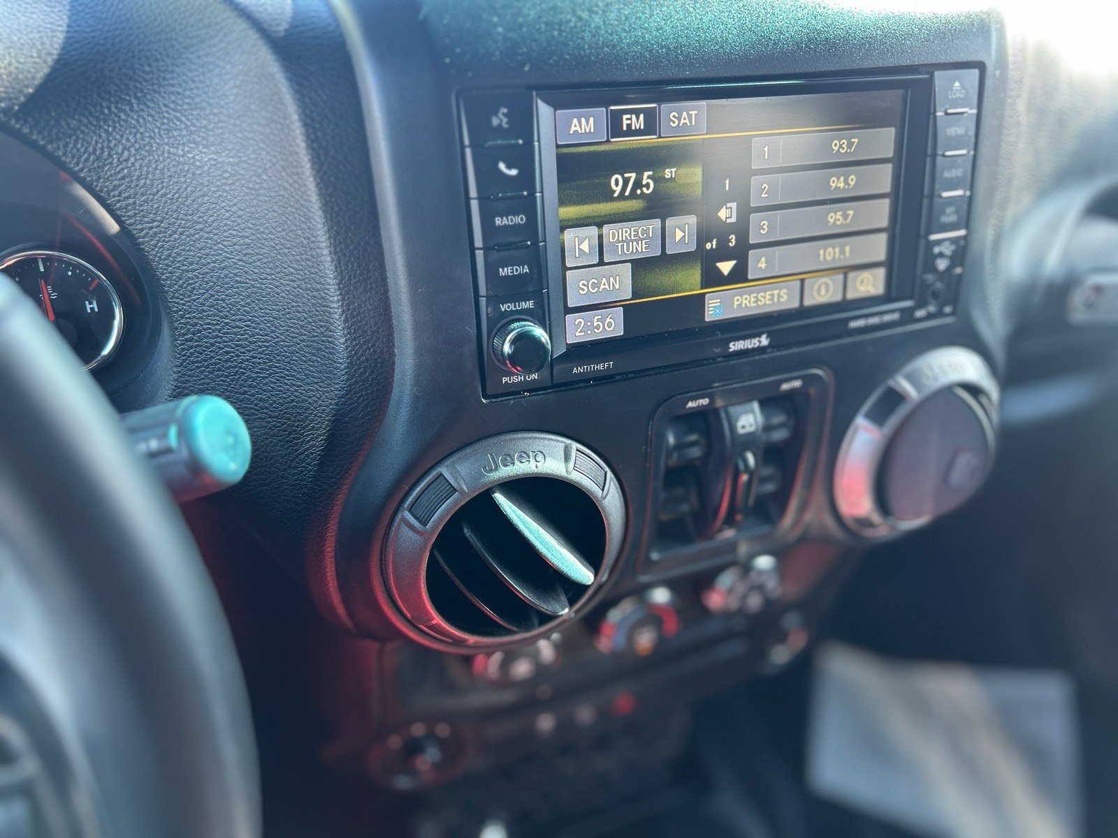 Used 2017 Jeep Wrangler Unlimited Sport AWD/4WD image 15