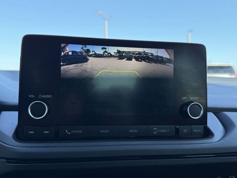 Used 2025 Honda Accord SE image 17