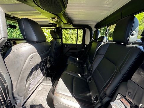 Used 2021 Jeep Gladiator Mojave w/ Dual Top Group image 18