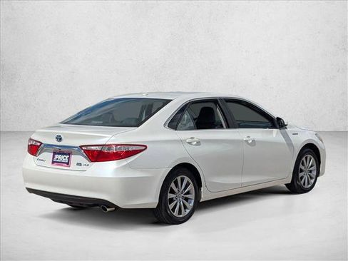 Used 2015 Toyota Camry XLE image 5