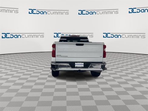 Used 2024 Chevrolet Silverado 1500 LT image 7