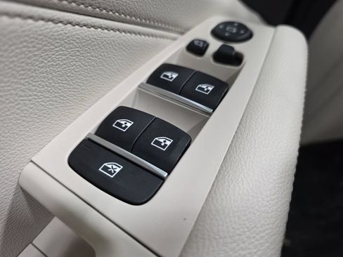 Used 2022 BMW X5 xDrive40i w/ Premium Package AWD/4WD image 25