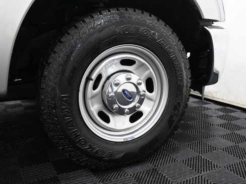 Used 2015 Ford F250 XL w/ XL Appearance Package image 27