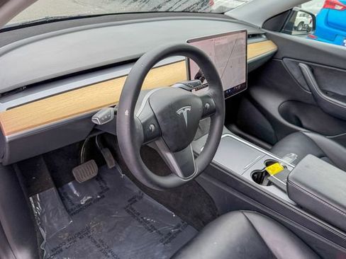 Used 2021 Tesla Model Y Long Range image 19
