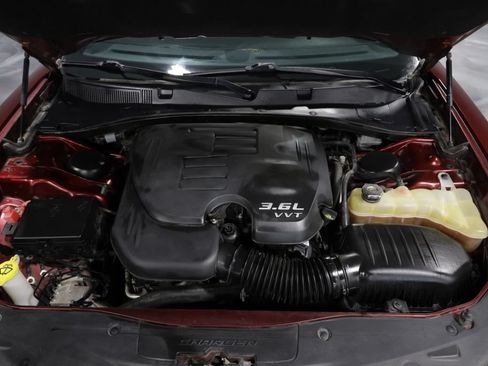 Used 2018 Dodge Charger SXT w/ Blacktop Package RWD image 31