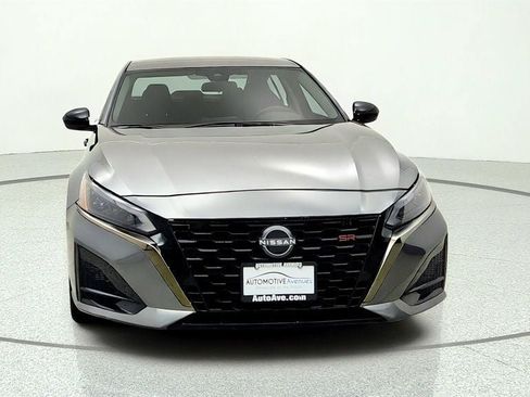Used 2023 Nissan Altima 2.5 SR AWD/4WD image 2