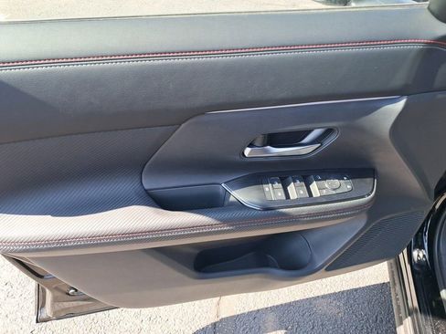 New 2025 Nissan Kicks SR image 11