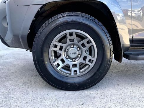 Used 2021 Toyota 4Runner Venture AWD/4WD image 7