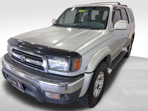 Used 2000 Toyota 4Runner SR5 image 2