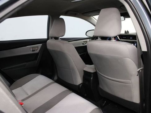 Used 2018 Toyota Corolla LE image 19