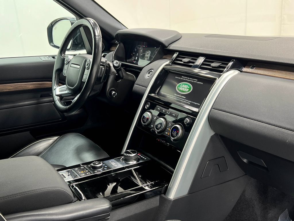 Used 2018 Land Rover Discovery HSE AWD/4WD image 23
