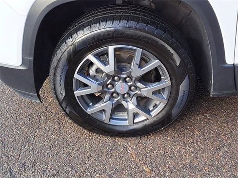 Used 2023 GMC Acadia SLT image 9