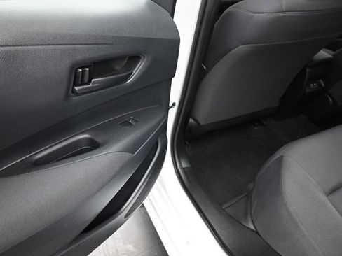 Used 2025 Toyota Corolla LE image 18