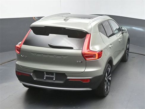 Used 2023 Volvo XC40 B5 Plus w/ Protection Package Premier image 48