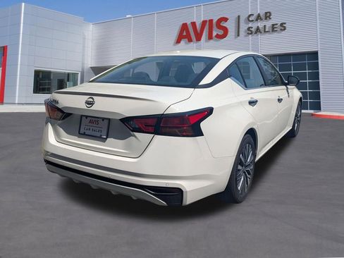 Used 2025 Nissan Altima 2.5 SV FWD image 6