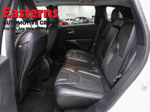 Used 2020 Jeep Cherokee Limited AWD/4WD image 23