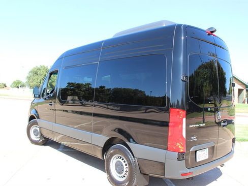 Used 2024 Mercedes-Benz Sprinter 2500 image 3
