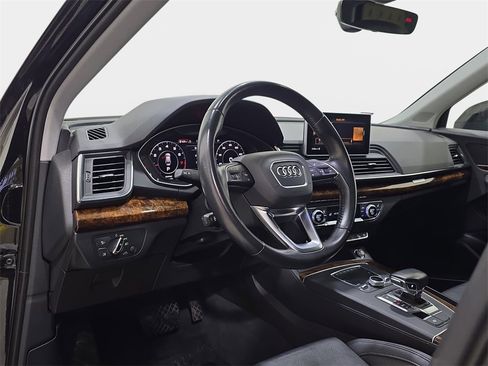Used 2018 Audi Q5 2.0T Premium Plus w/ Premium Plus Package image 17