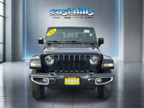 Used 2022 Jeep Gladiator Sport AWD/4WD image 8