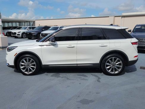 Used 2021 Lincoln Corsair AWD w/ Premium Package image 3