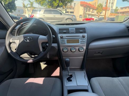 Used 2007 Toyota Camry LE image 9