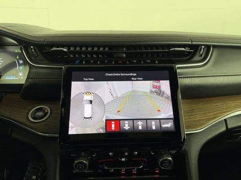 Used 2022 Jeep Grand Cherokee Summit w/ Advanced Protech Group IV AWD/4WD image 37