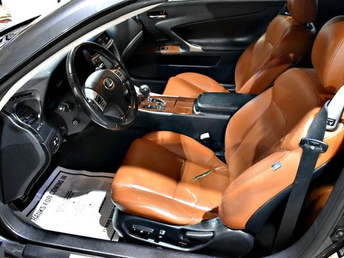 Used 2011 Lexus IS 250C image 32