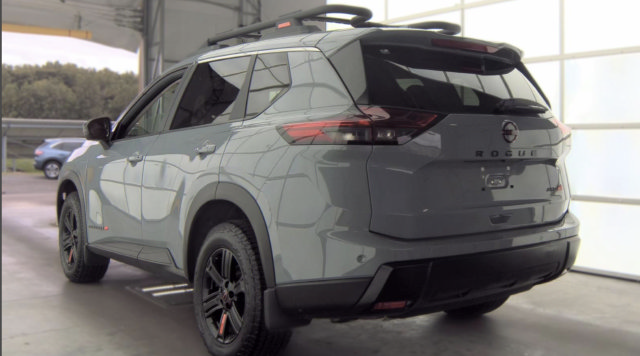 Used 2025 Nissan Rogue SV w/ Rock Creek Premium Package AWD/4WD image 8