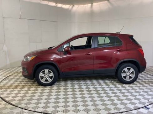 Used 2021 Chevrolet Trax LS AWD/4WD image 5