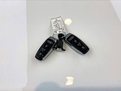 Used 2025 Audi S e-tron GT Prestige w/ Prestige Package image 13