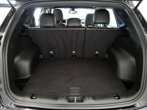 Certified 2025 Jeep Compass Latitude image 12